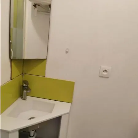 7 Renove En Plein Coeur Rue Bouillon *